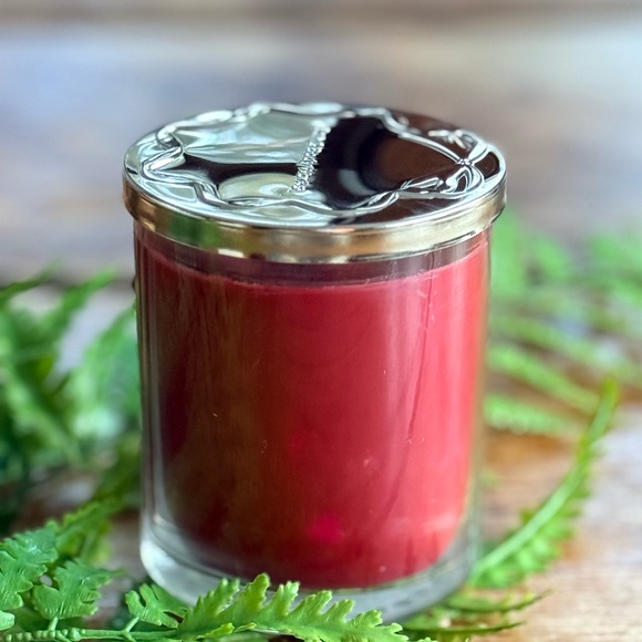 Bath & Body Works Red Bright Christmas Morning Candle - Picture 4 of 4